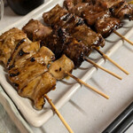 学大酒場エビス参 - 我慢できずに串盛りタレ