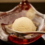 島津 - 黒糖のジェラート