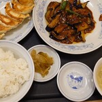 ぎょうざの満洲 - なすのみそ炒めセット（焼餃子、ライス、スープ、漬物付）