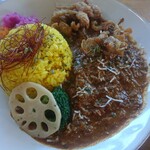カレー キッチン オニオン - 鶏皮の唐揚げとココナッツチキンカレー(1600円)