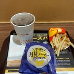 ロッテリア - 料理写真:和風半熟月見バーガーセット870円