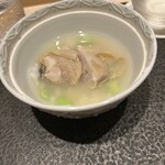 あま木 - 蛤　蛤のお出汁で炊いたお粥　枝豆