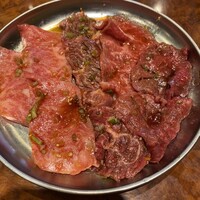 焼肉 スタミナ苑 - よくばりセット通常　100g それぞれ3枚位ずつ
