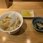 うみからそらへ - 定食サラダ（和ドレ）・小鉢・無料の漬物