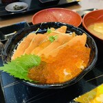 紋別漁師食堂 - 桜ます漬け丼1980円