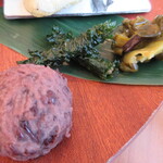 ブック&カフェ こ・らっしぇ - おはぎ、しそ巻き、七ヶ宿おばちゃん漬け