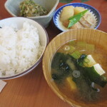 ブック&カフェ こ・らっしぇ - 七ヶ宿産源流米のご飯、七ヶ宿産味噌の味噌汁