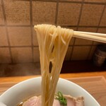 麺 ふじさき - わんたん醤油らぁ麺リフトアップ