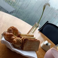 イル・テアトロ - アメリカンブレックファースト(モーニングベーカリーとトースト)