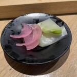 鮨 いつみ - タマネギとザーサイの漬物