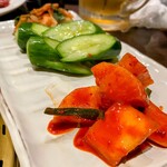 東海苑 - キムチ盛り合わせ