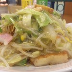 リンガーハット - 天高くそびえる「やさいたっぷり皿うどん」