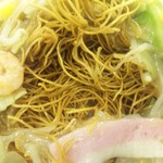 リンガーハット - たっぷり野菜の中には揚げ細麺が顔ののぞかせました