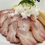 麺屋くろ松 - チャーシュー増し♪