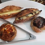 下田流 - 購入したパン。