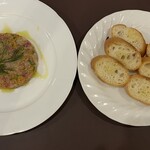 モン - マグロ、生ウニ、貝柱のタルタル