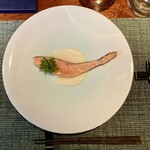 蒼 - 神経〆桜鱒の藁焼き お米と甘酒のソース 花山椒