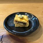 駒寿し - 鰻巻きに山葵を添えて