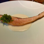 蒼 - 神経〆桜鱒の藁焼き お米と甘酒のソース 花山椒