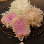 揚雫 - 【ヒレ】左:-TOKYO X-､右:-石上極豚- 的確な火入れによりしっとり､噛むと歯がスッと入り､筋繊を感じず､旨味の塊｡