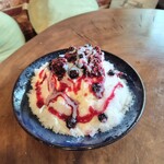 南国風 古民家カフェ 恋するしっぽ。 - ブルーベリーかき氷