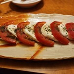 完全個室居酒屋 椿 - ちょっと女子力だそうとカプレーゼ(笑)