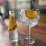 The Dickens Tavern - ドリンク写真:ジントニック