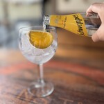 The Dickens Tavern - ジントニック