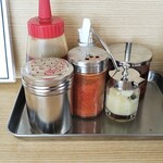 らーめん髙○ - 卓上調味料