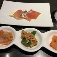 仙台牛焼肉 花牛 - 前菜