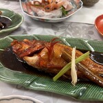 ホテル　栄屋 - 料理写真:キンキの煮付け。1匹丸ごと食べさせてくれました。さいっこう