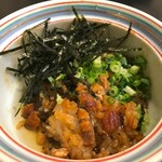 あつた蓬莱軒 - だし汁で食べる（3）