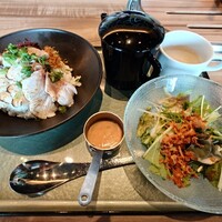 エイス シー オイスターバー&グリル ルクア大阪店 - 炙り牡蠣と鯛のゴマダレご飯セット