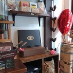 ハミングバード - 室内すわった席のよこ