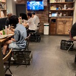 マンチズ バーガー シャック - 1階の店内雰囲気。