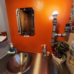 マンチズ バーガー シャック - お手洗いも凝っています002。