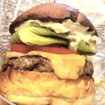 マンチズ バーガー シャック - ゴルビージャックチーズバーガー、アップ。