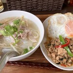 タイ料理 バーンラック - ガパオ&クィティオのランチセット