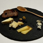 オトワ レストラン - チーズ盛り合わせ　ある時とない時があるとの事です