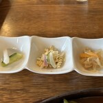 にしき - 添物三品、ピクルス、マカロニサラダ、切り干し大根❗️