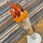 フルーツ大野ANNEX - ダブルパフェ(いちご・せとか）¥1,600