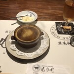 黒毛和牛 ステーキハウス もり川 - ぐつぐつオニオンスープに粉チーズをかけながら頂きます。