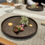 ビストロ セレニテ - 前菜は、南インドマグロ！