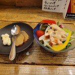 THE FARM PIG＆SEA - いぶりがっこクリームチーズとサラダ