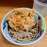 加賀 - 冷 かき揚げ そば・うどん、600円。"そば"で。