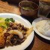 すりーえいと居酒屋 - 日替りランチ(税込900円)
①焼肉&コロッケ&ポテトサラダ&蒸し甘藍&萵苣
②白ご飯③若布&玉子のスープ
お飲み物《セットドリンク》①ICE珈琲