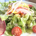 TWELVE ON THE PARK BAR & GRILL - ランチサラダ