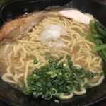 まるは極 - 鶏白湯らーめん¥950-（大盛+¥100-）