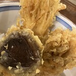 奥 - 10種野菜天丼900円