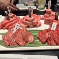 焼肉専科 肉の切り方 日本橋本店 - 